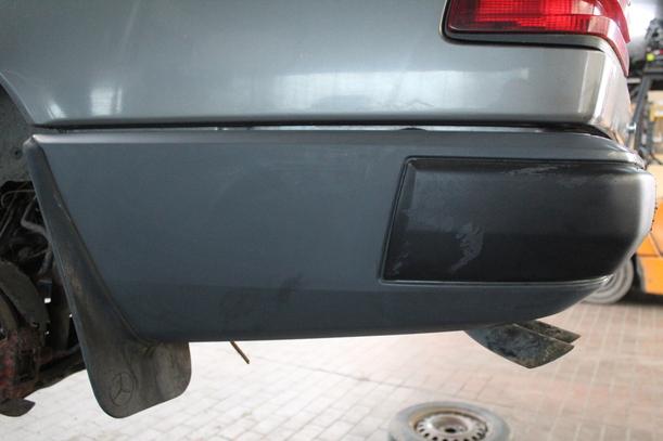 Foto: STOßSTANGE HINTEN eines Mercedes-Benz 300 D