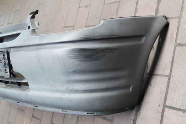 Foto: STOSSSTANGE / STOSSFÄNGER VORN eines Opel Corsa CD Diamant