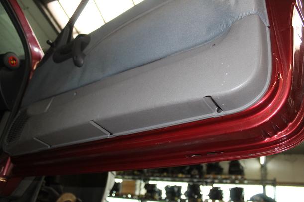 Foto: TÜR VORN RECHTS (2/3-Türer) eines Opel Corsa CD Diamant