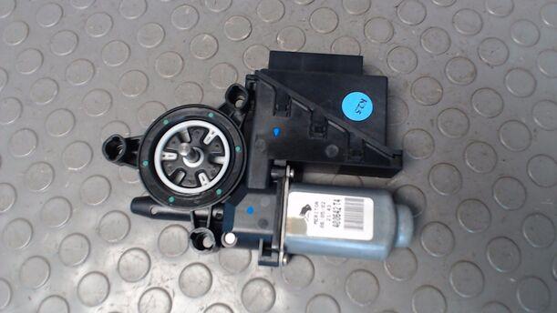 Foto: FENSTERHEBERMOTOR VORN RECHTS eines VW Polo 1.2 GL