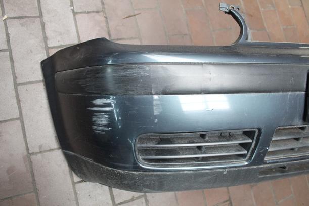 Foto: STOSSFÄNFER/STOßSTANGE VORN eines VW Golf 1.6 L