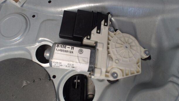 Foto: FENSTERHEBER ELEKTRISCH HINTEN RECHTS eines VW Golf 1.6 SLX