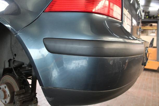 Foto: STOSSFÄNGER/STOßSTANGE HINTEN eines VW Golf 1.6 L