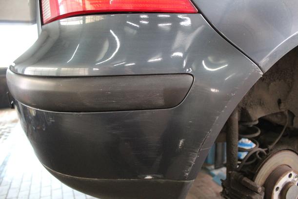 Foto: STOSSFÄNGER/STOßSTANGE HINTEN eines VW Golf 1.6 L