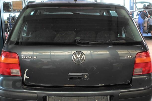 Foto: HECKKLAPPE/HECKDECKEL eines VW Golf 1.6 L