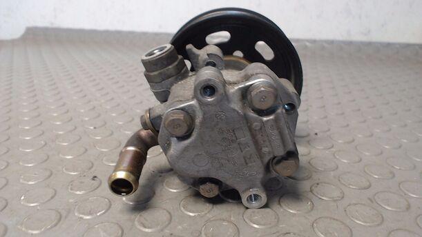 Foto: PUMPE SERVOLENKUNG eines VW Golf 1.6 L