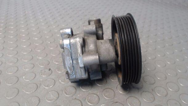 Foto: PUMPE SERVOLENKUNG eines VW Golf 1.6 L