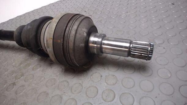 Foto: ANTRIEBSWELLE LINKS eines VW Sharan 2.0