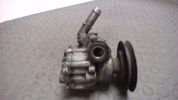 Foto: SERVOPUMPE / LENKGETRIEBEPUMPE eines VW Sharan 2.0