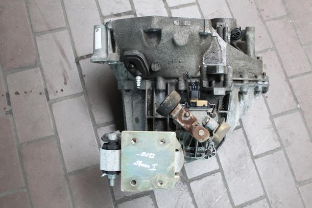 Foto: SCHALTGETRIEBE 5-GANG DBU eines VW Sharan 2.0