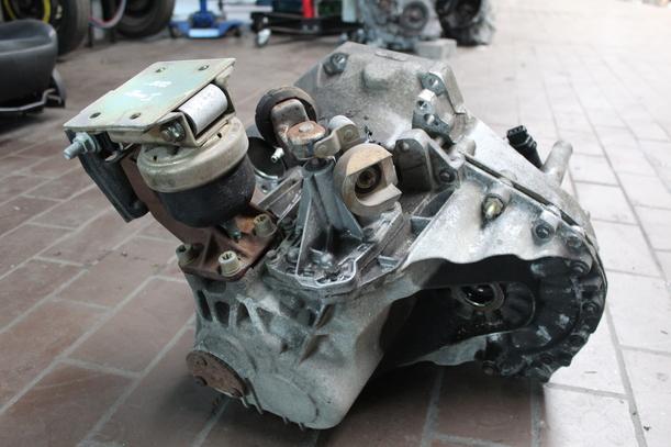 Foto: SCHALTGETRIEBE 5-GANG DBU eines VW Sharan 2.0