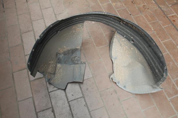 Foto: INNENRADHAUS VORN LINKS eines Volvo V70 2.4