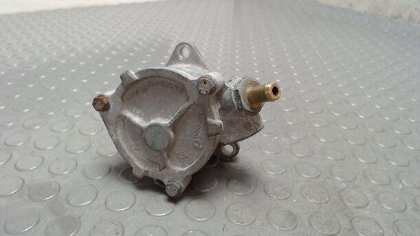 Foto: VAKUUMPUMPE eines Fiat Stilo Multi Wagon 1.9 JTD 115 GL