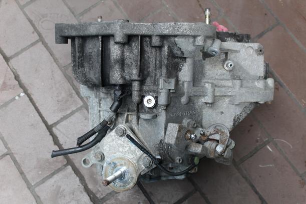 Foto: SCHALTGETRIEBE 5-GANG eines Fiat Stilo Multi Wagon 1.9 JTD 115