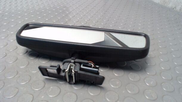 Foto: INNENSPIEGEL AUTOMATISCH ABBLENDBAR eines Opel Zafira 2.2 DTI
