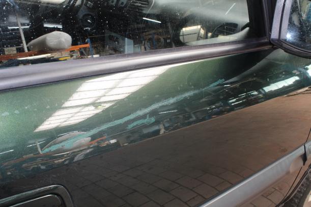 Foto: TÜR VORN RECHTS eines Opel Zafira 2.2 DTI