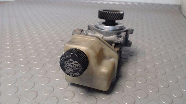 Foto: PUMPE SERVOLENKUNG eines Mazda 6 Sport Kombi 2.0 CD L