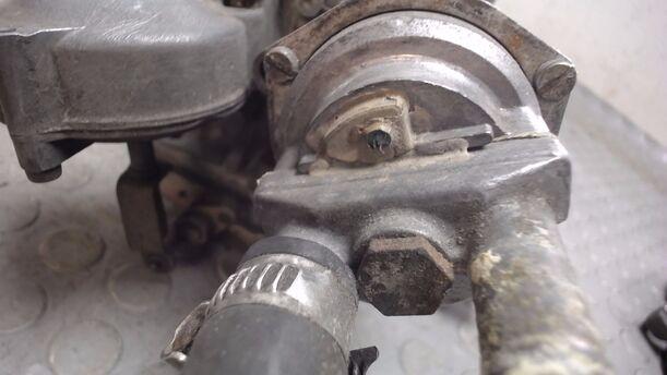 Foto: VERGASER SOLEX ( TEILETRÄGER ) eines Audi AUDI 1,5