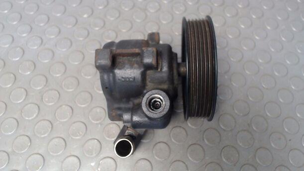 Foto: PUMPE SERVOLENKUNG eines Ford Fiesta
