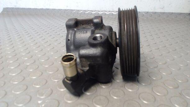 Foto: PUMPE SERVOLENKUNG eines Ford Fiesta