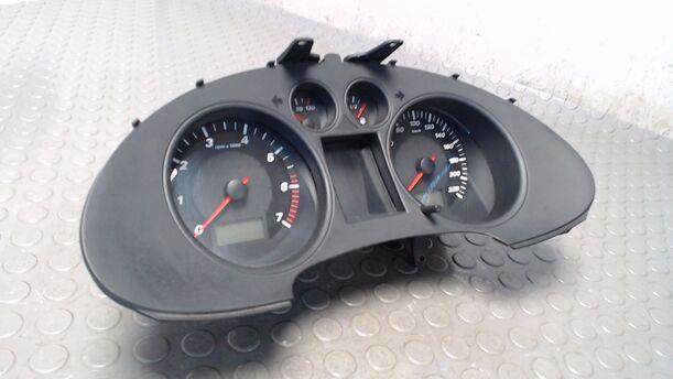 Foto: TACHOEINHEIT / KOMBIINSTRUMENT eines Seat Ibiza 1.4 16V