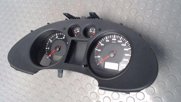 Foto: TACHOEINHEIT / KOMBIINSTRUMENT eines Seat Ibiza 1.4 16V
