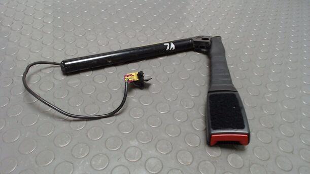 Foto: GURTSTRAFFER / GURTSCHLOSS VORN LINKS eines Opel Vectra 1.9 CDTI Caravan