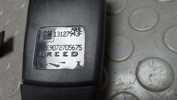 Foto: GURTSTRAFFER / GURTSCHLOSS VORN LINKS eines Opel Vectra 1.9 CDTI Caravan