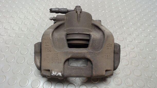 Foto: BREMSSATTEL VORN RECHTS eines Opel Vectra 1.9 CDTI Caravan
