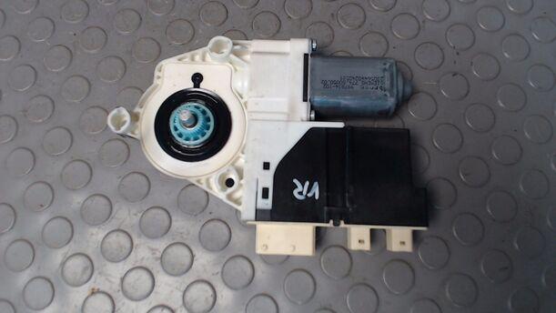 Foto: FENSTERHEBERMOTOR VORN RECHTS eines Citroen C5 Kombi HDi 135 GL