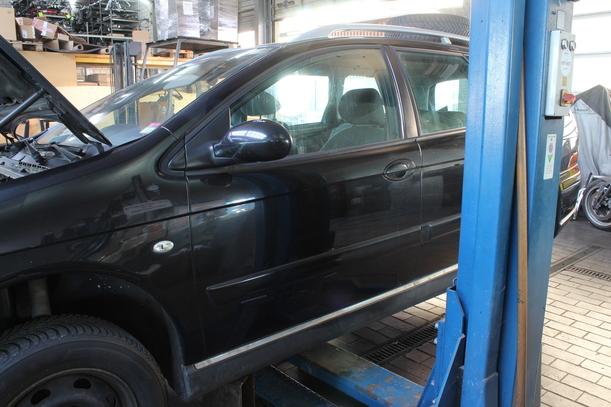 Foto: TÜR VORN LINKS eines Citroen C5 Kombi HDi 135