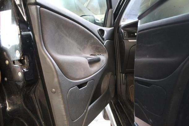 Foto: TÜR VORN LINKS eines Citroen C5 Kombi HDi 135