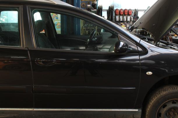 Foto: TÜR VORN RECHTS eines Citroen C5 Kombi HDi 135