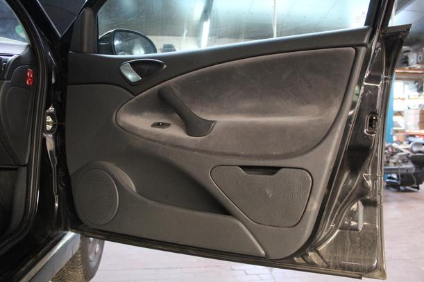 Foto: TÜR VORN RECHTS eines Citroen C5 Kombi HDi 135