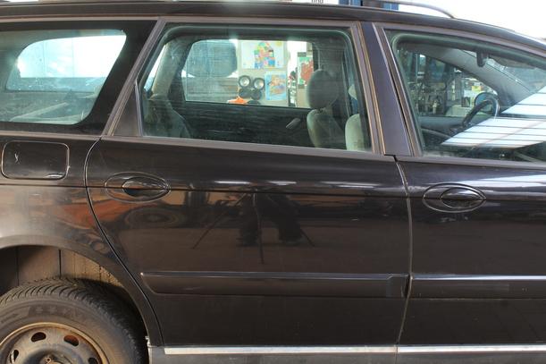 Foto: TÜR HINTEN RECHTS eines Citroen C5 Kombi HDi 135