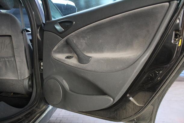 Foto: TÜR HINTEN RECHTS eines Citroen C5 Kombi HDi 135