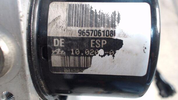 Foto: HAUPTBREMSAGGREGAT ABS eines Citroen C5 Kombi HDi 135 GL