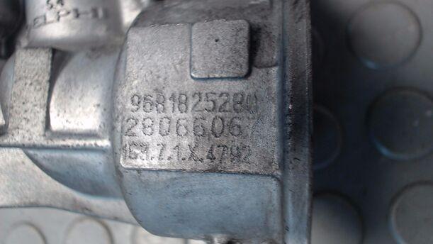 Foto: ABGASRÜCKFÜHRUNGVENTIL eines Citroen C5 Kombi HDi 135 GL