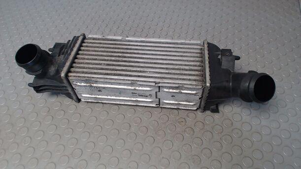 Foto: LADELUFTKÜHLER eines Citroen C5 Kombi HDi 135