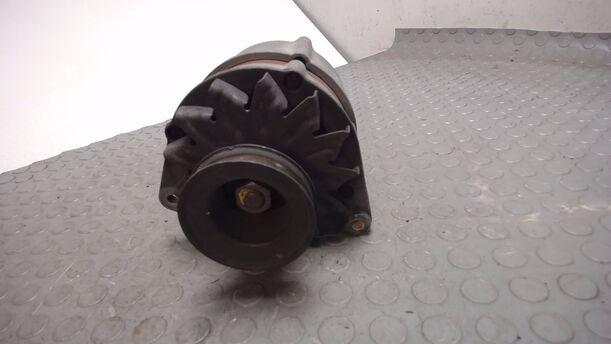 Foto: LICHTMASCHINE eines AUDI AUDI 80 1.6