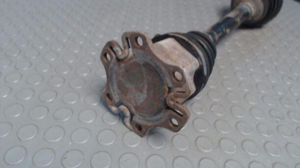 Foto: ANTRIEBSWELLE VORN LINKS 4MOTION eines Seat Alhambra 1.9 TDI Allrad