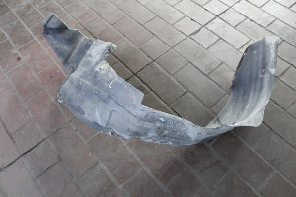 Foto: INNENRADHAUS VORN LINKS eines Ford Probe 24V