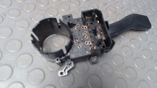 Foto: BLINKERSCHALTER/KOMBISCHALTER eines VW Passat Variant 1.9 TDI