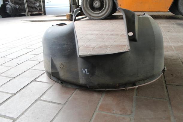 Foto: INNENRADHAUS VORN LINKS eines Opel Corsa SLX