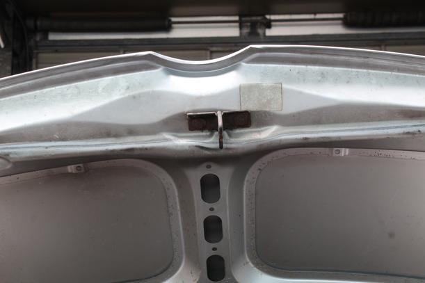 Foto: MOTORHAUBE eines Mercedes-Benz Vaneo CDI 1.7