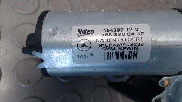 Foto: SCHEIBENWISCHERMOTOR HINTEN eines Mercedes-Benz Vaneo CDI 1.7