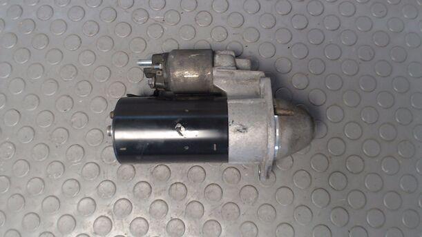 Foto: ANLASSER / STARTER BOSCH eines Mercedes-Benz Vaneo CDI 1.7 GL