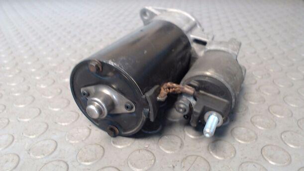 Foto: ANLASSER / STARTER BOSCH eines Mercedes-Benz Vaneo CDI 1.7 GL