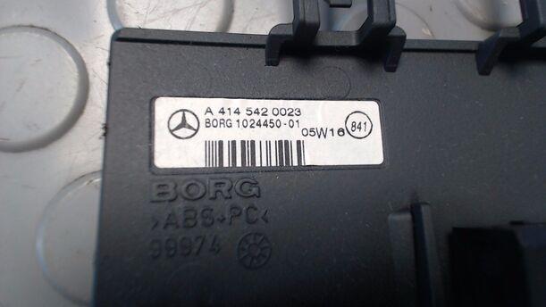 Foto: DISPLAY PDC/ ANZEIGE PDC eines Mercedes-Benz Vaneo CDI 1.7 GL