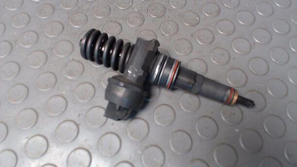 Foto: PUMPE-DÜSE-EINHEIT eines VW Passat Variant 1.9 TDI